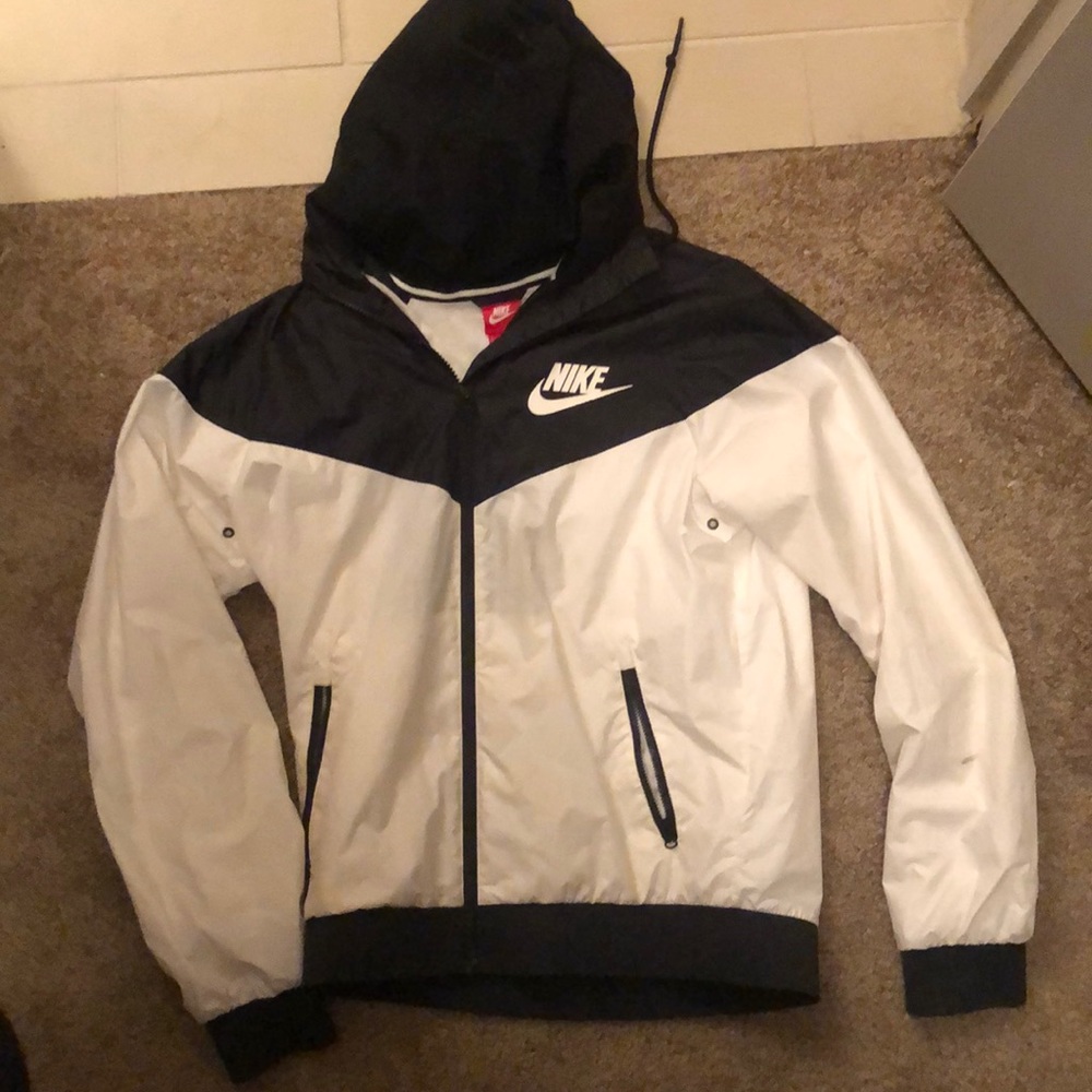 Nike black and white rain jacket/ wind breaker